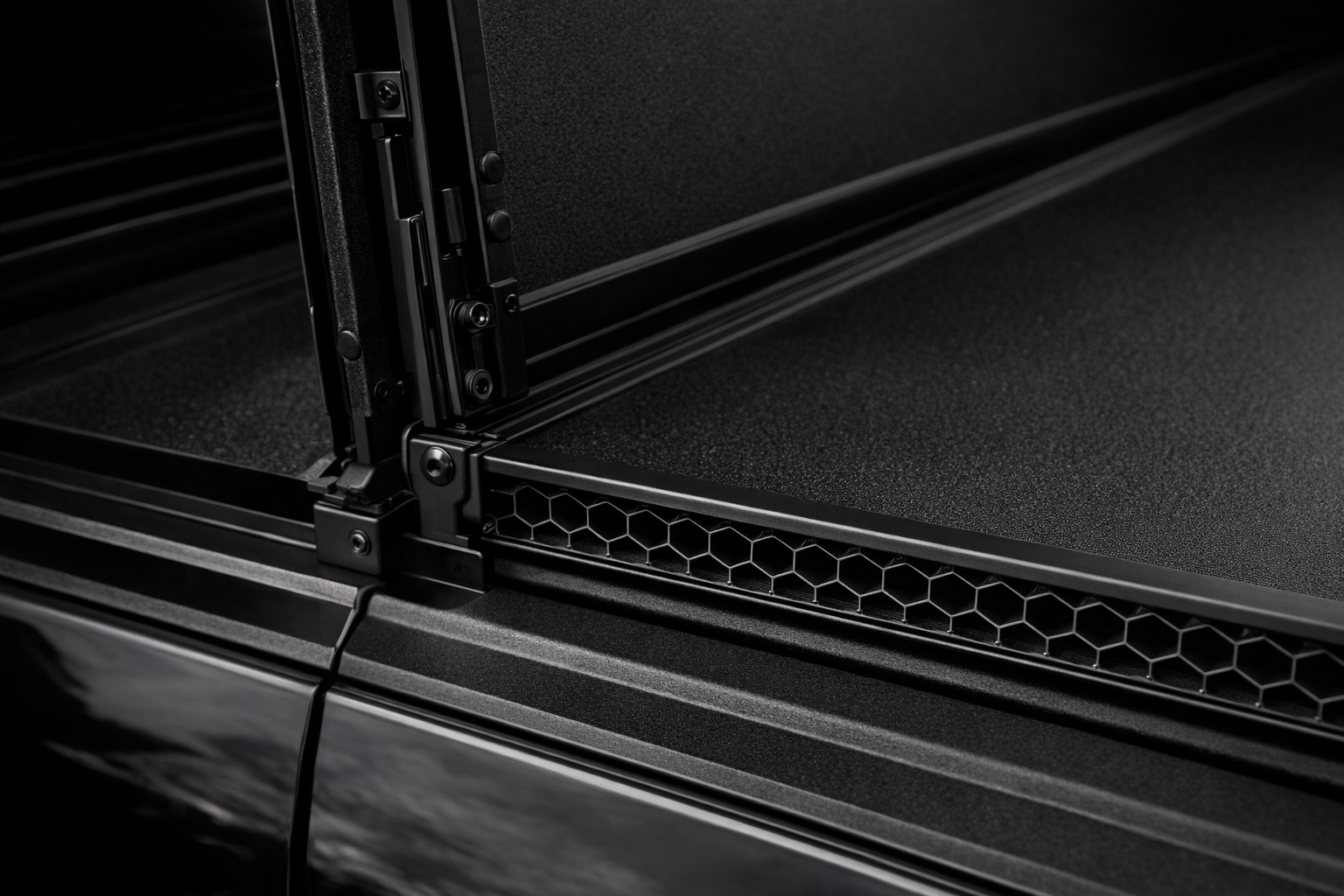 Close-up of Kova reinforced aluminum tonneau cover panels